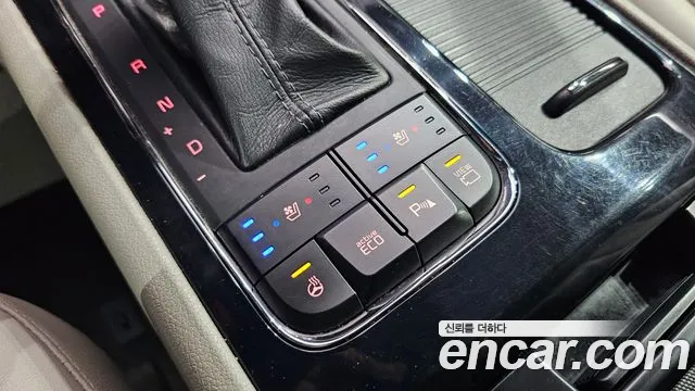 Kia Carnival 2016 thumb 4