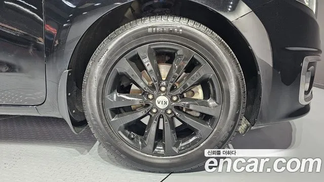 Kia Carnival 2016 thumb 9