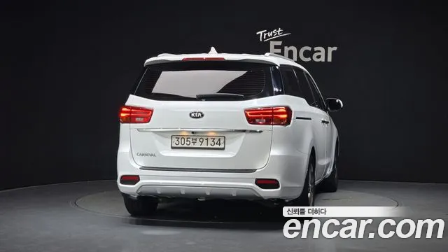 Kia Carnival 2018 thumb 8