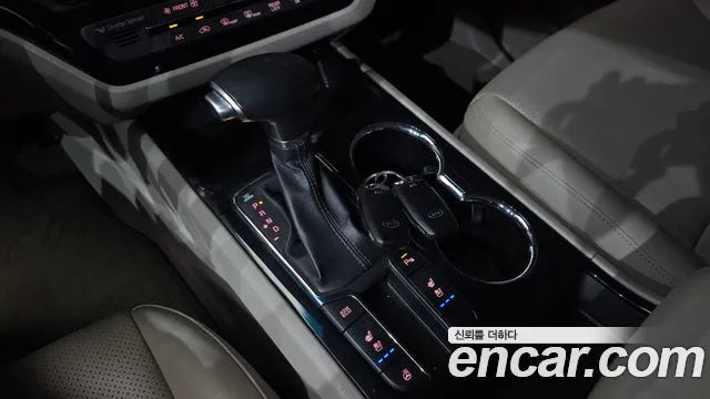 Kia Carnival 2018 thumb 11