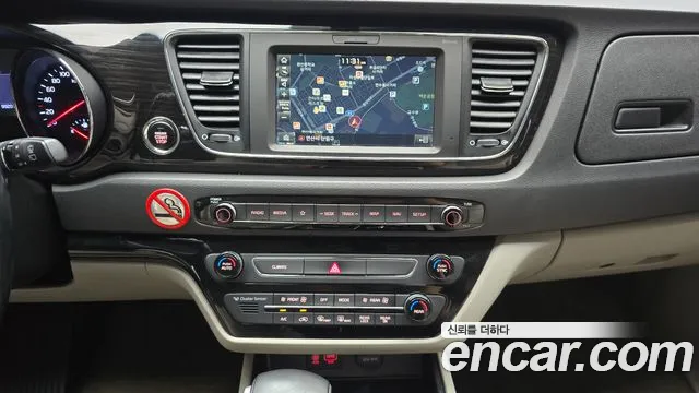 Kia Carnival 2018 thumb 12