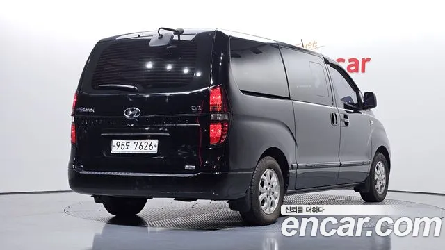 Hyundai Staria 2012 thumb 8