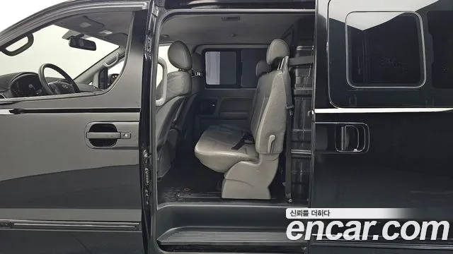 Hyundai Staria 2012 thumb 4