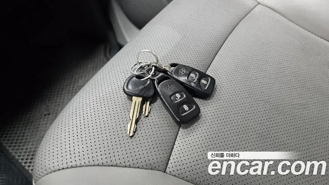 Hyundai Staria 2012 thumb 5