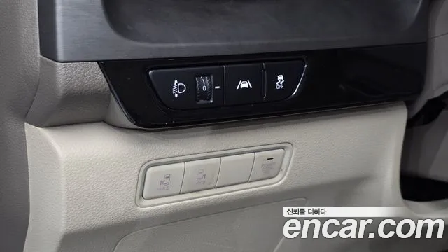 Kia Carnival 2021 thumb 10