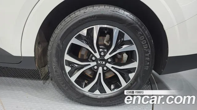 Kia Carnival 2021 thumb 2