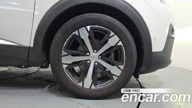Peugeot 3008 2019 thumb 6