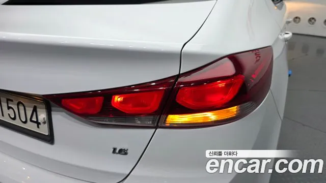 Hyundai Avante 2018 thumb 10