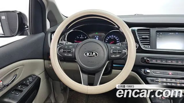 Kia Carnival 2018 thumb 5