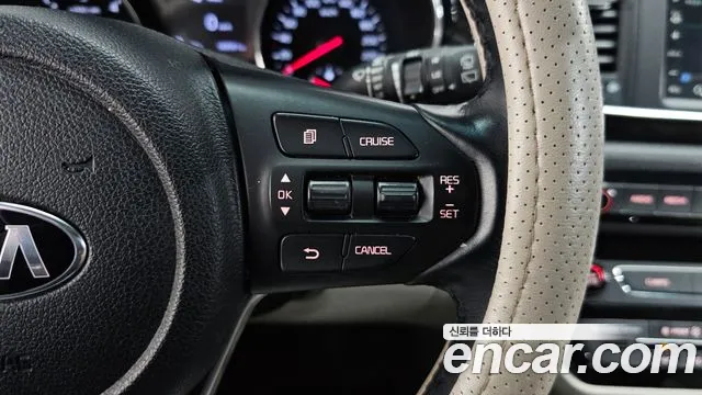 Kia Carnival 2018 thumb 6