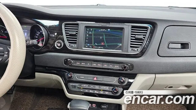 Kia Carnival 2018 thumb 4