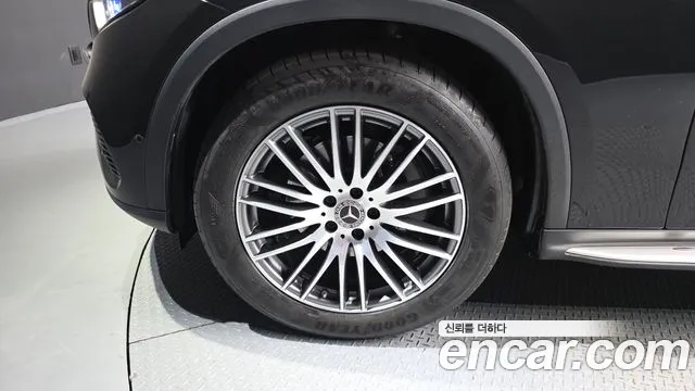 Mercedes-Benz GLC 2024 thumb 3