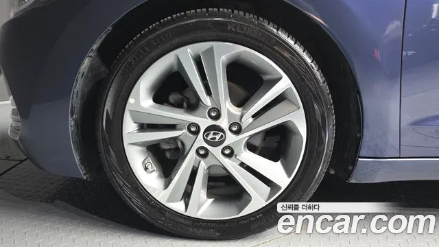 Hyundai Avante 2017 thumb 2