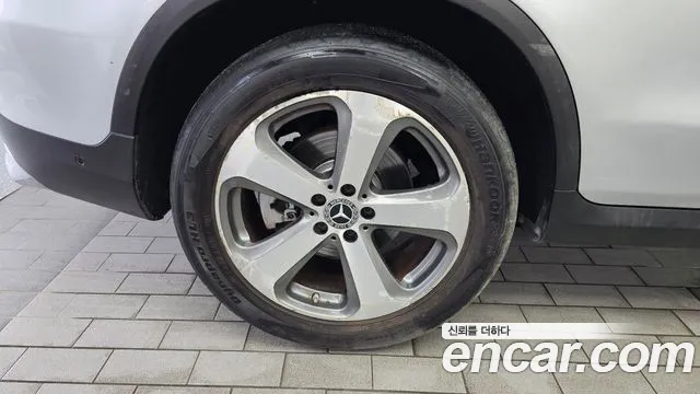 Mercedes-Benz GLC 2017 thumb 12