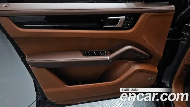Porsche Cayenne 2019 thumb 3