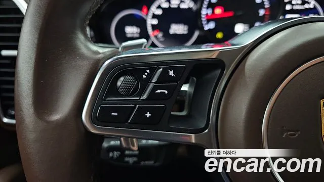 Porsche Cayenne 2019 thumb 10