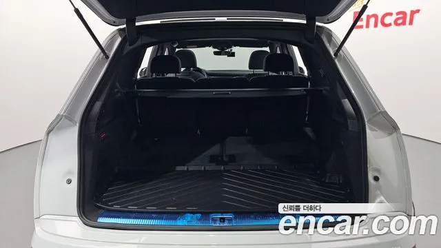 Audi Q7 2020 thumb 5