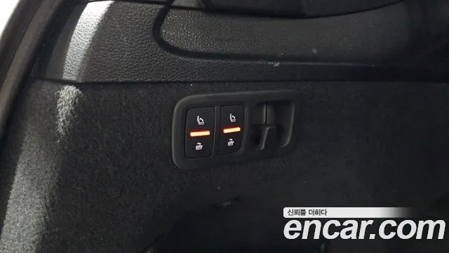Audi Q7 2020 thumb 6