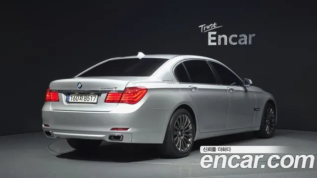 BMW 7 серии 2010 thumb 10