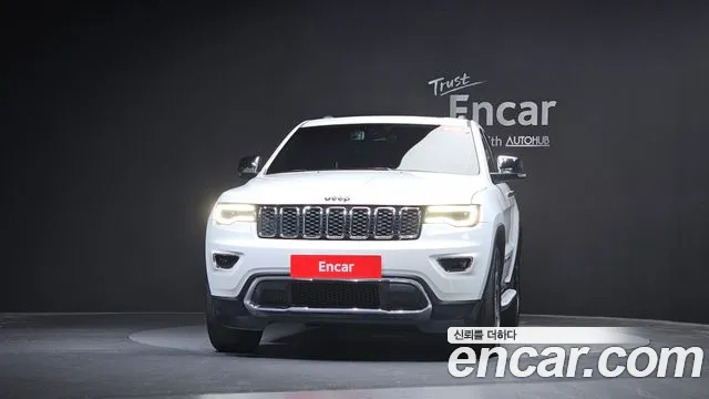 Jeep Grand Cherokee 2019 thumb 3