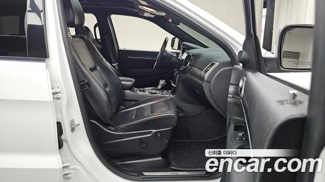 Jeep Grand Cherokee 2019 thumb 2