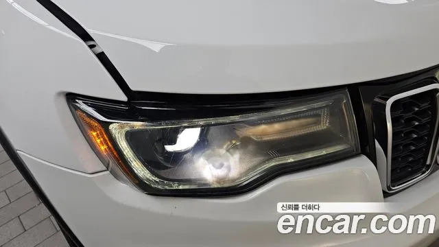 Jeep Grand Cherokee 2019 thumb 4