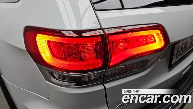 Jeep Grand Cherokee 2019 thumb 8