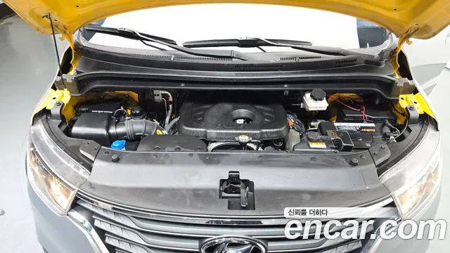 Hyundai Staria 2020 thumb 2
