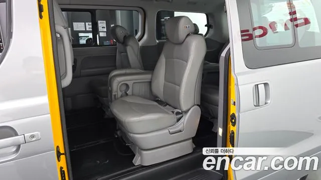 Hyundai Staria 2020 thumb 10