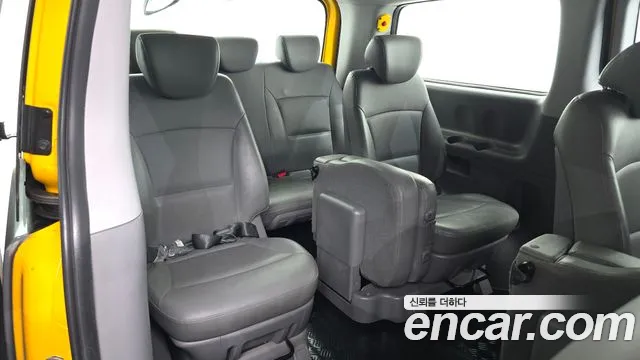 Hyundai Staria 2020 thumb 3