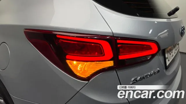 Hyundai Santafe 2017 thumb 5