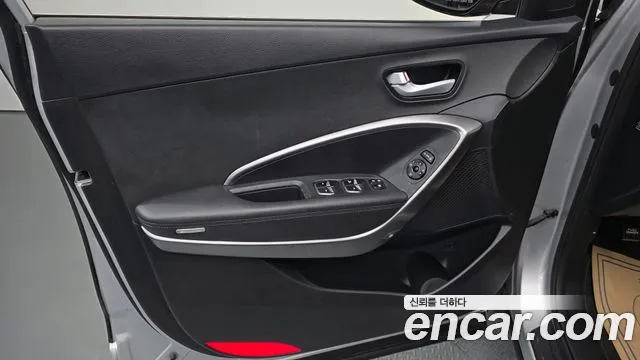 Hyundai Santafe 2017 thumb 2