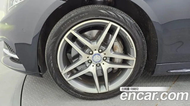Mercedes-Benz S-Class 2014 thumb 10