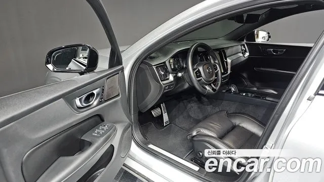 Volvo S60 2022 thumb 4