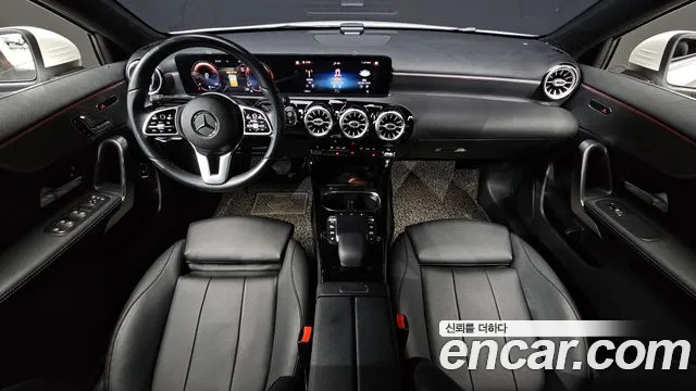 Mercedes-Benz A-Class 2021 thumb 2