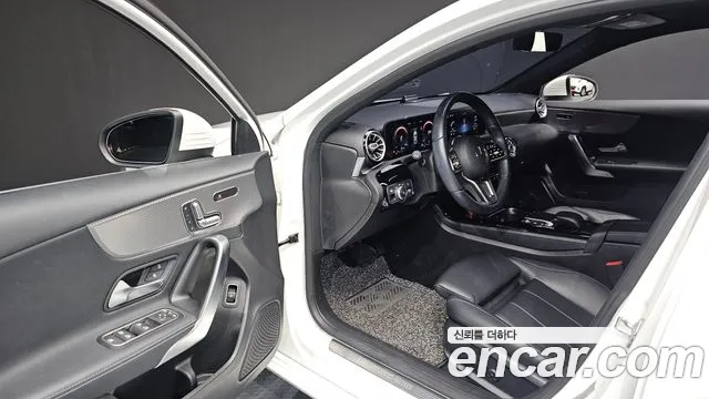 Mercedes-Benz A-Class 2021 thumb 6