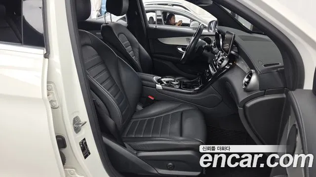 Mercedes-Benz GLC 2017 thumb 10