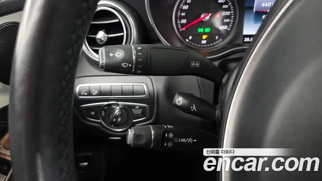 Mercedes-Benz GLC 2017 thumb 12