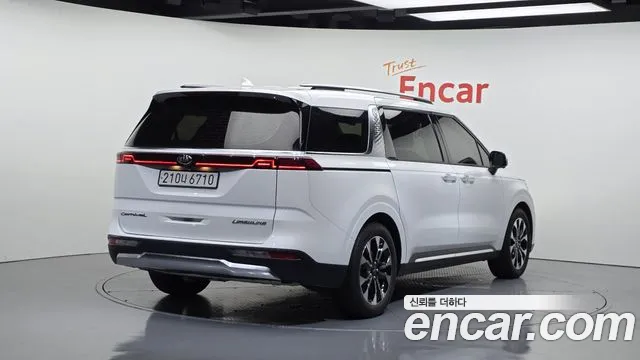 Kia Carnival 2021 thumb 3