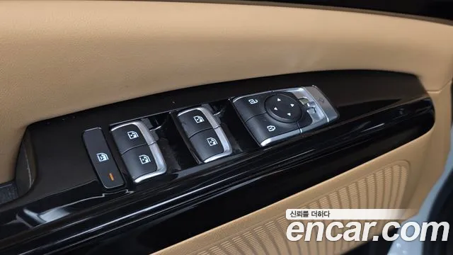 Kia Carnival 2021 thumb 4