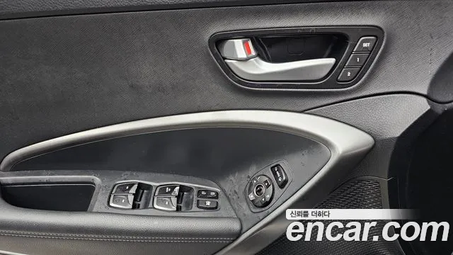 Hyundai Santafe 2015 thumb 3