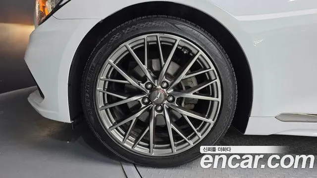 Genesis G80 2018 thumb 2