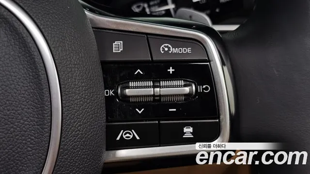 Kia Carnival 2023 thumb 3