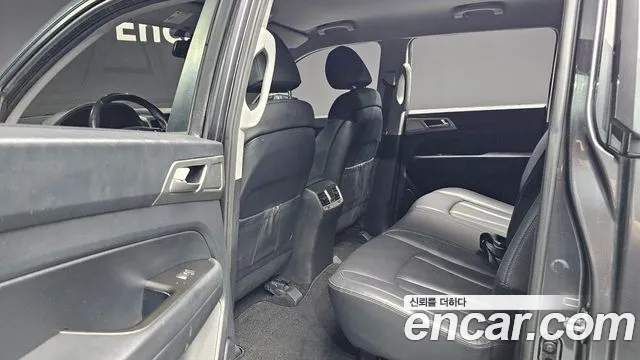 KGM Rexton 2018 thumb 10