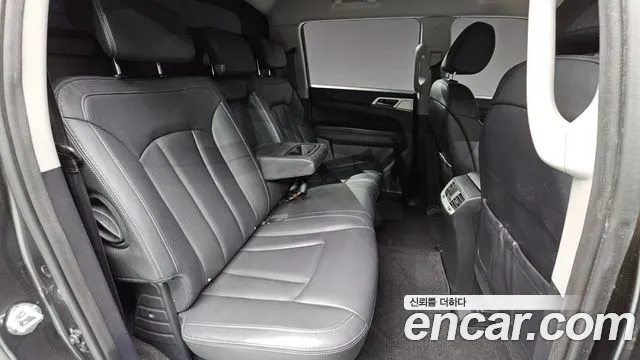 KGM Rexton 2018 thumb 12