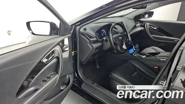 Hyundai Grandeur 2011 thumb 6