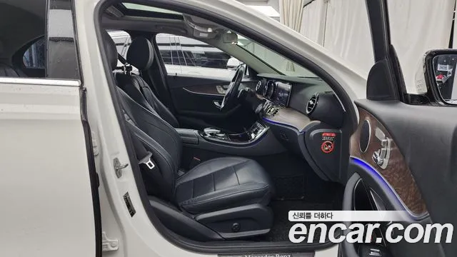 Mercedes-Benz E-Class 2018 thumb 2