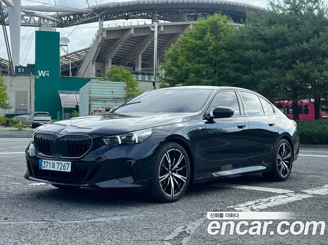 BMW 5 серии 2025 thumb 8