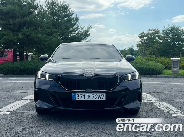 BMW 5 серии 2025 thumb 2