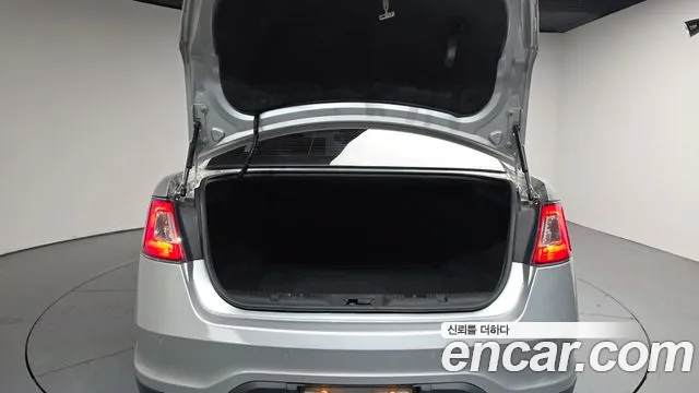 Ford Taurus 2011 thumb 9